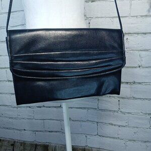 WOMENS VINTAGE LEATHER NAVY BLUE HANDBAG, FOLD OVER FLAP, GREAT CONDITION
